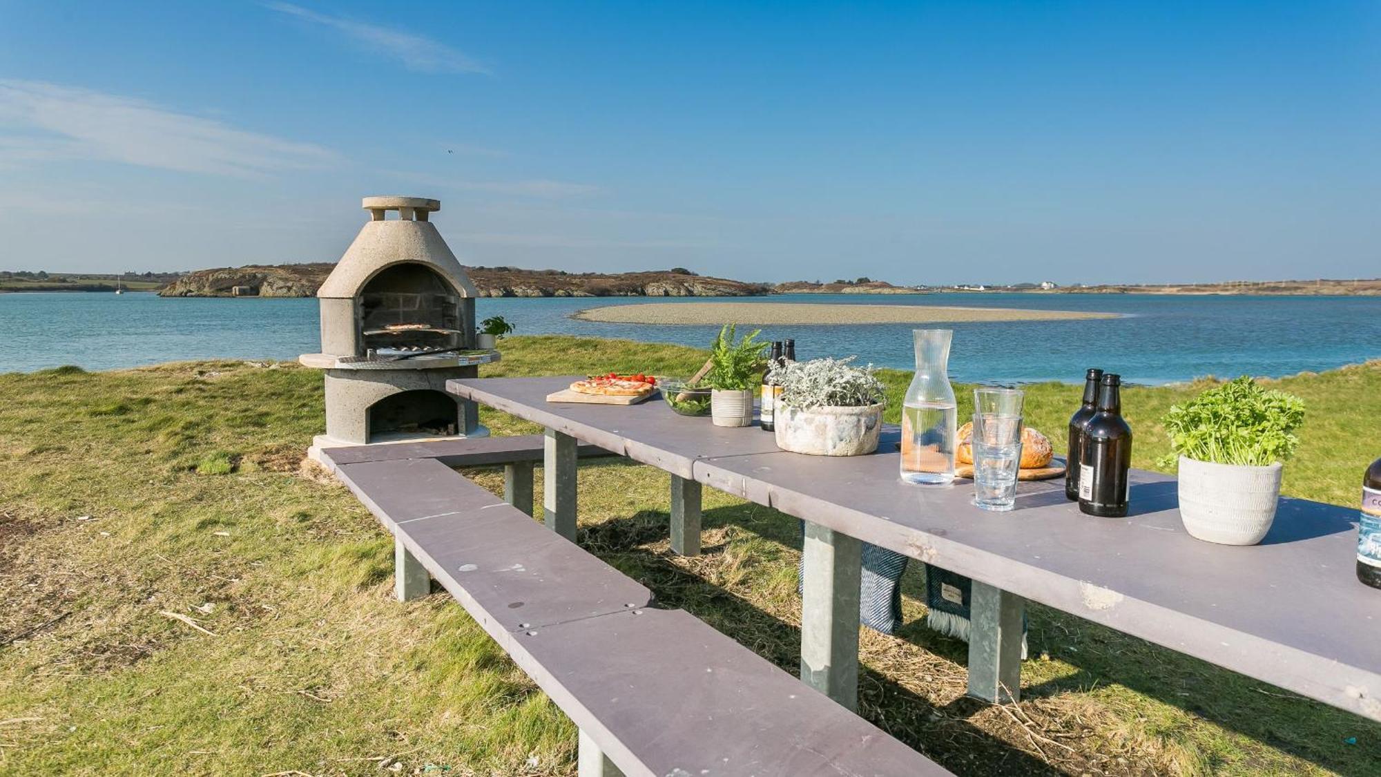 Hen Cymyran Villa Caergeiliog Luaran gambar